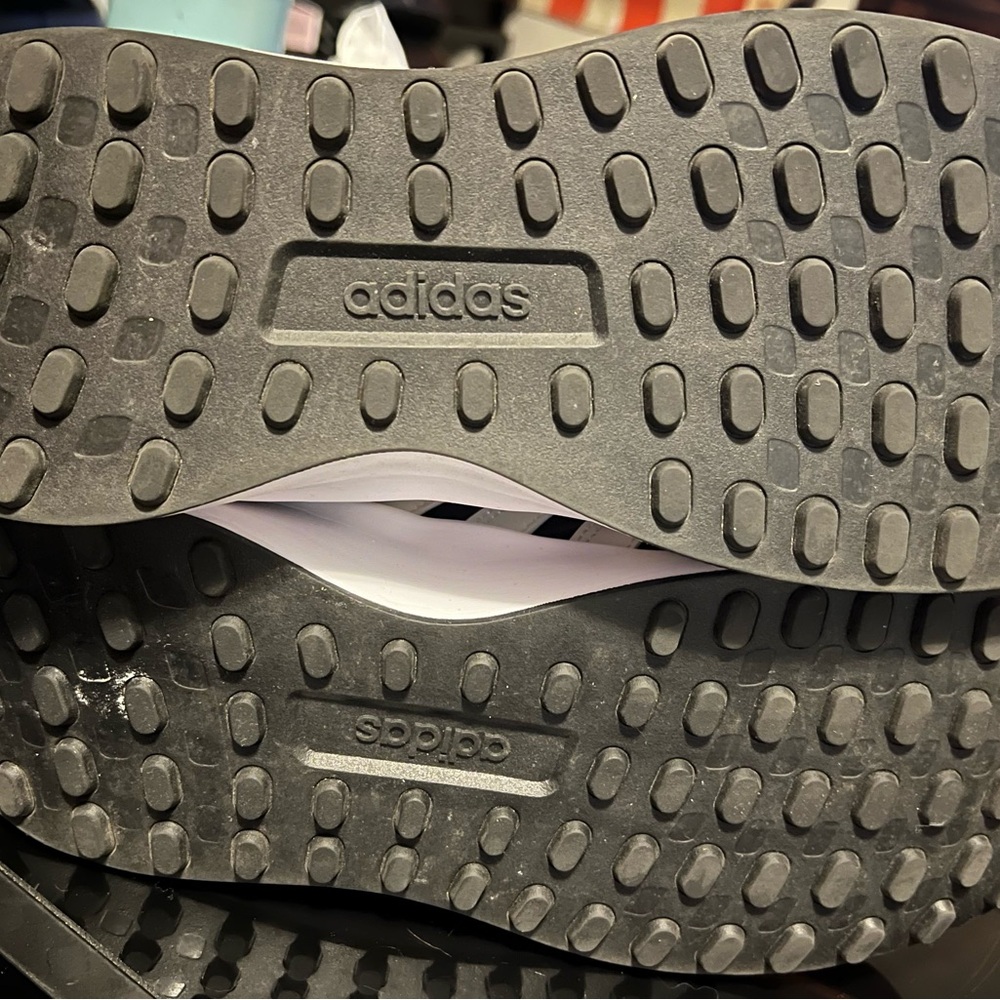 Woman’s Adidas Size 10 sneakers